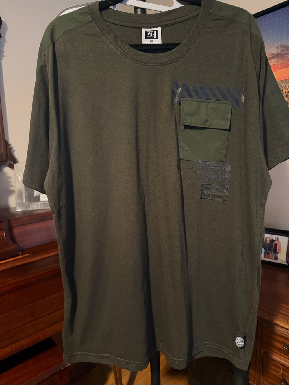 Men’s Olive Green Short Sleeve Pocket Tee with Subtle Utility Detail